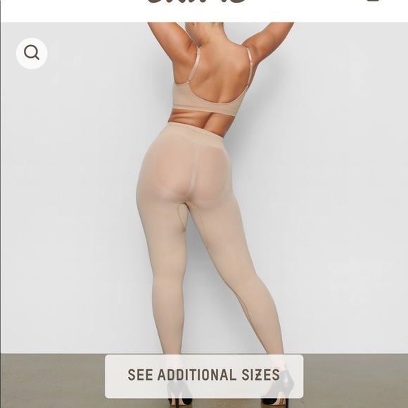 Skims Sculpting Leggings - Picture 3 of 8